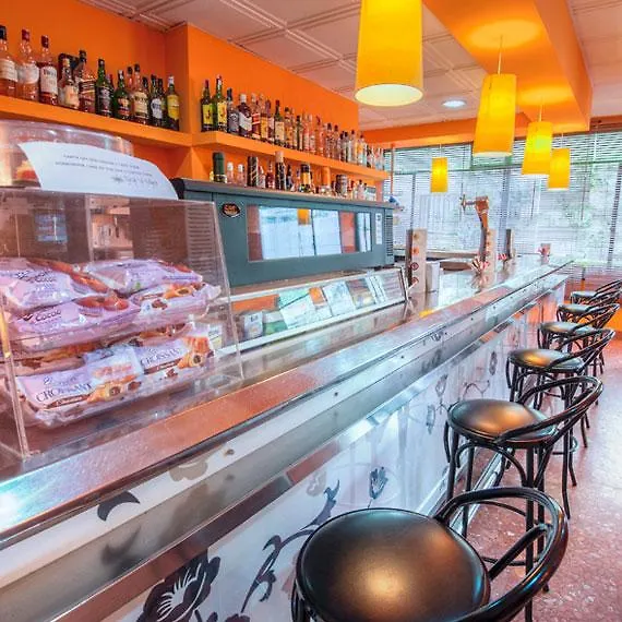 Guest house Hostal Sol Y Miel Benalmadena