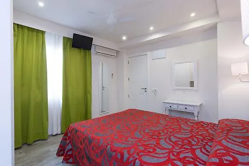 Hostal Sol Y Miel Benalmadena 2*,