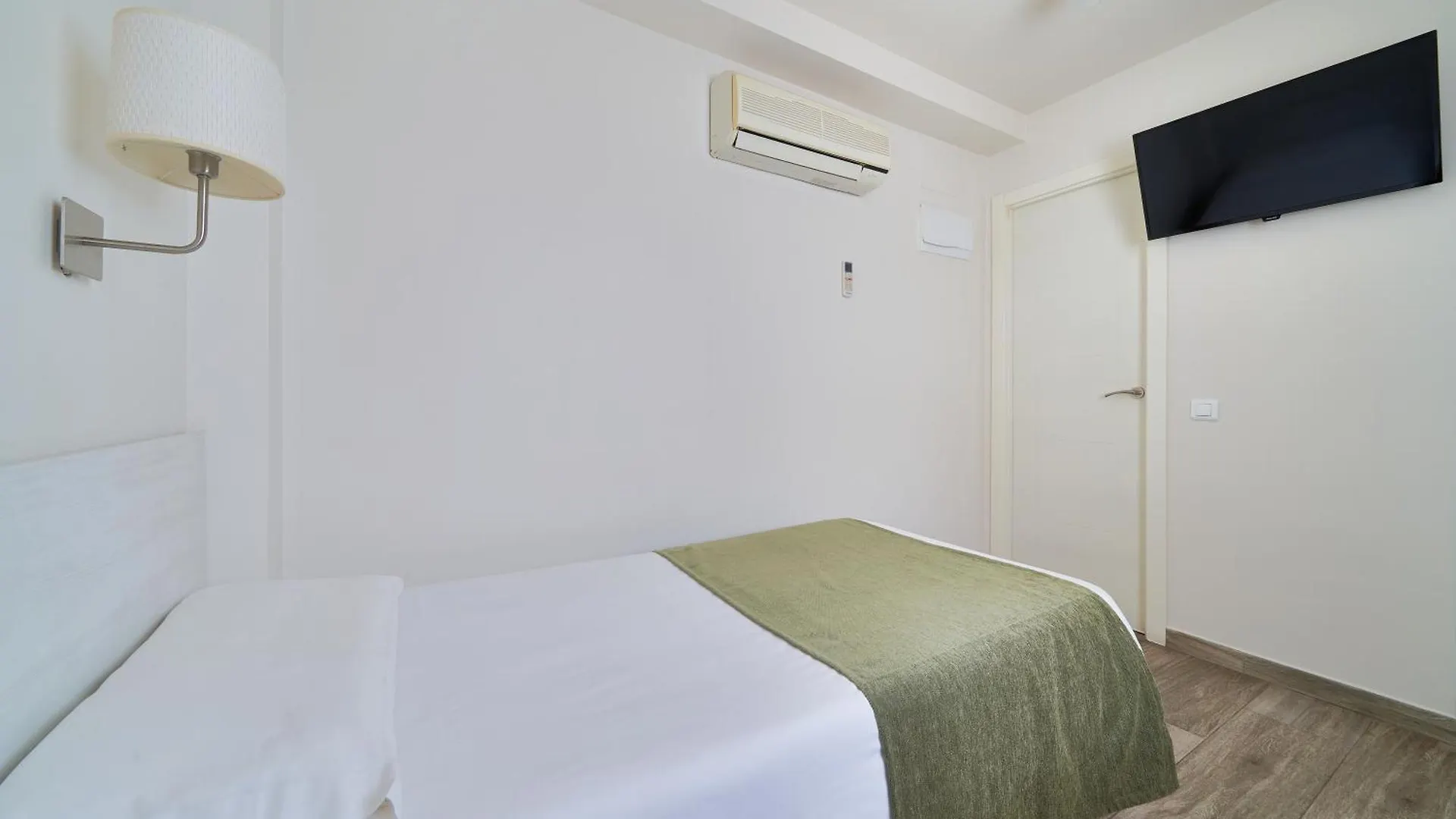 Hostal Sol Y Miel Benalmadena Guest house