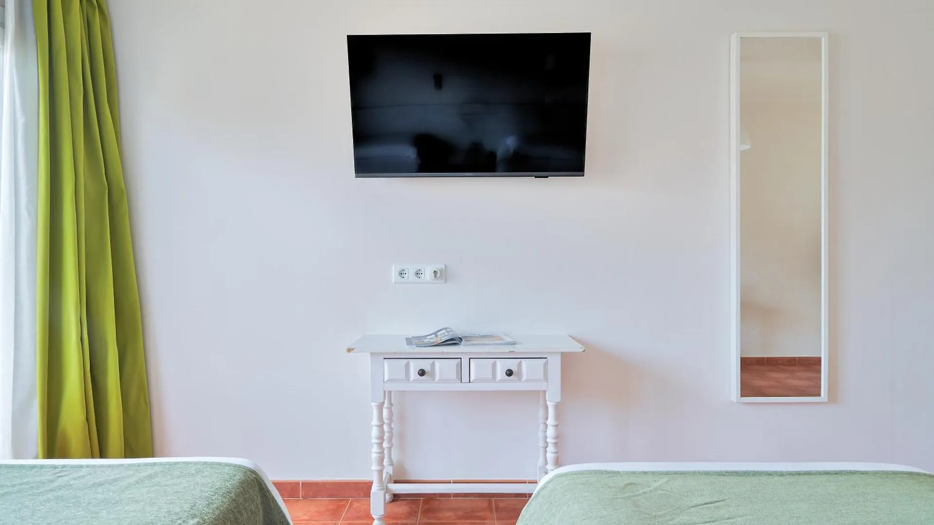 Hostal Sol Y Miel Benalmadena 2*,
